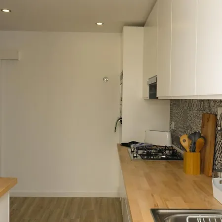 Beco Torto, 아파트 *