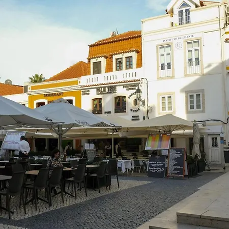 Beco Torto, * Cascais