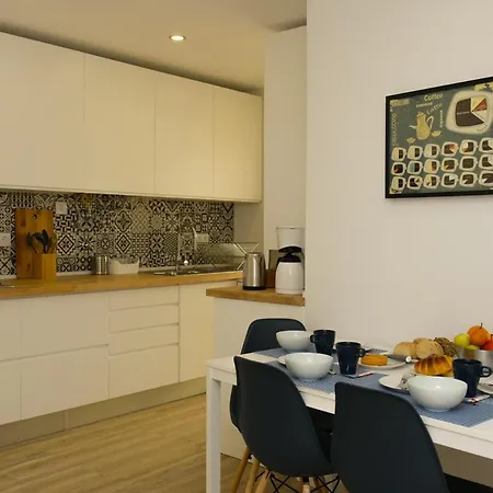 Beco Torto, Apartment